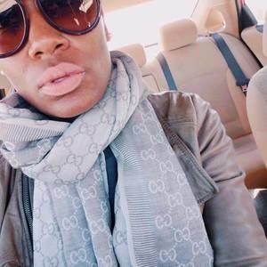 Meet your Posher, Dana